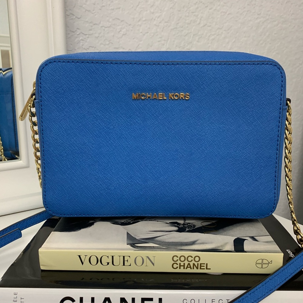 ❗️SOLD❗️Michael Kors Heritage Blue Crossbody